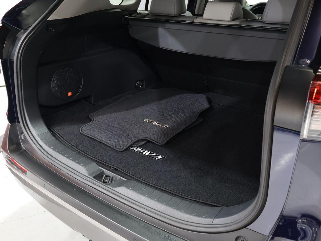 2019 Toyota RAV4 - $27,100