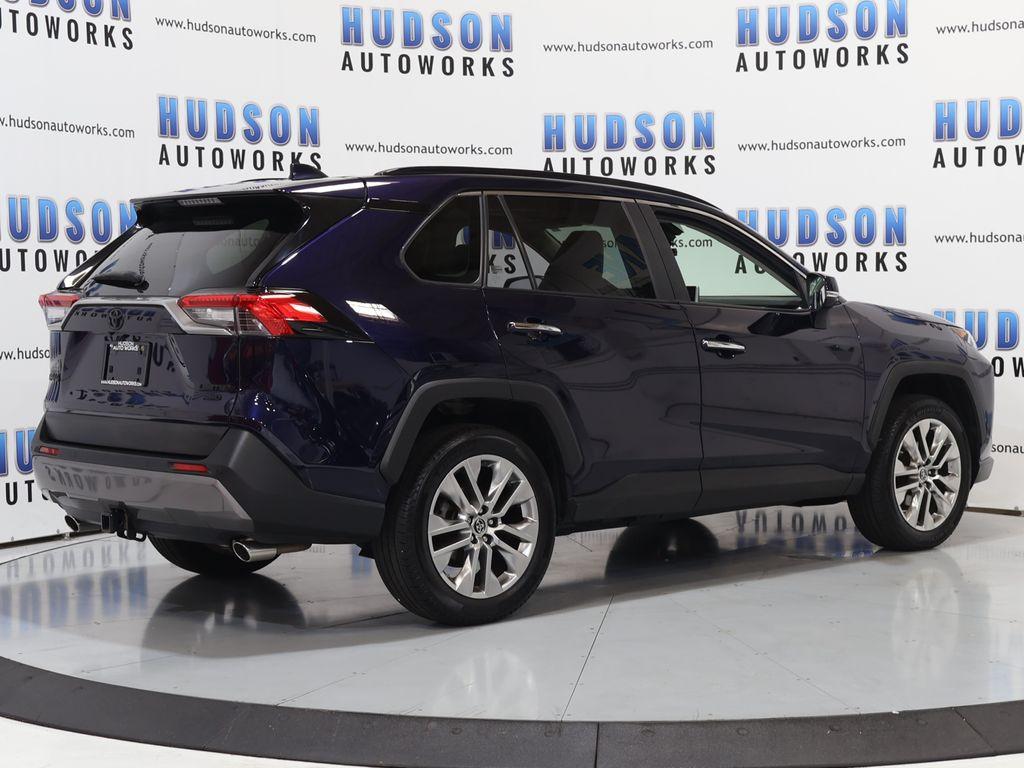 2019 Toyota RAV4 - $27,100