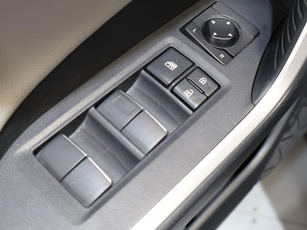 2019 Toyota RAV4 - $27,100