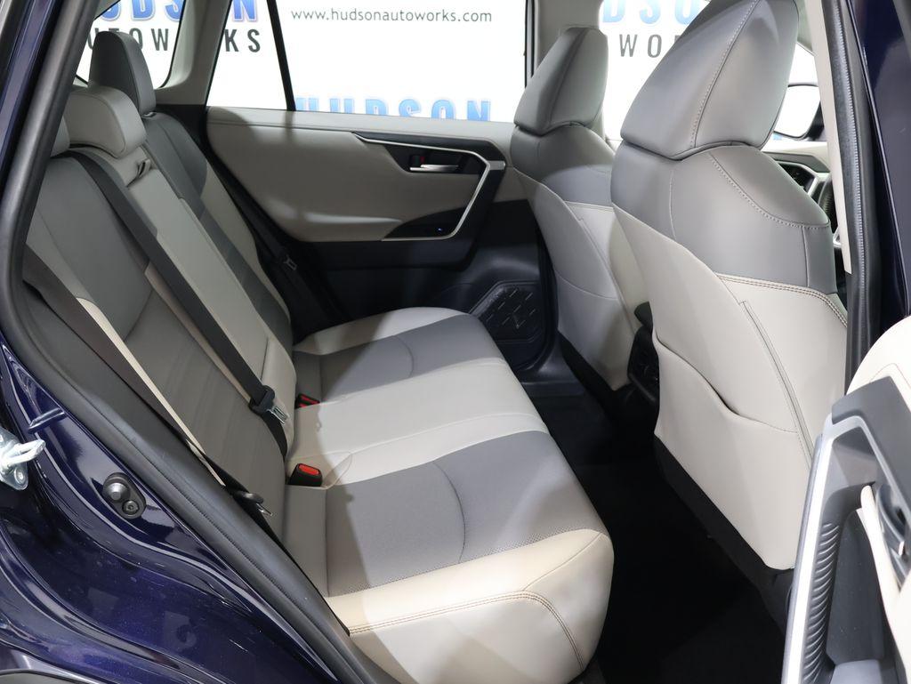 2019 Toyota RAV4 - $27,100