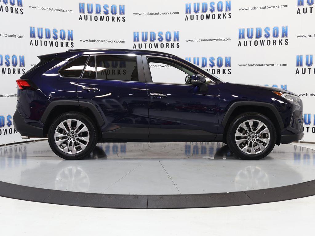 2019 Toyota RAV4 - $27,100