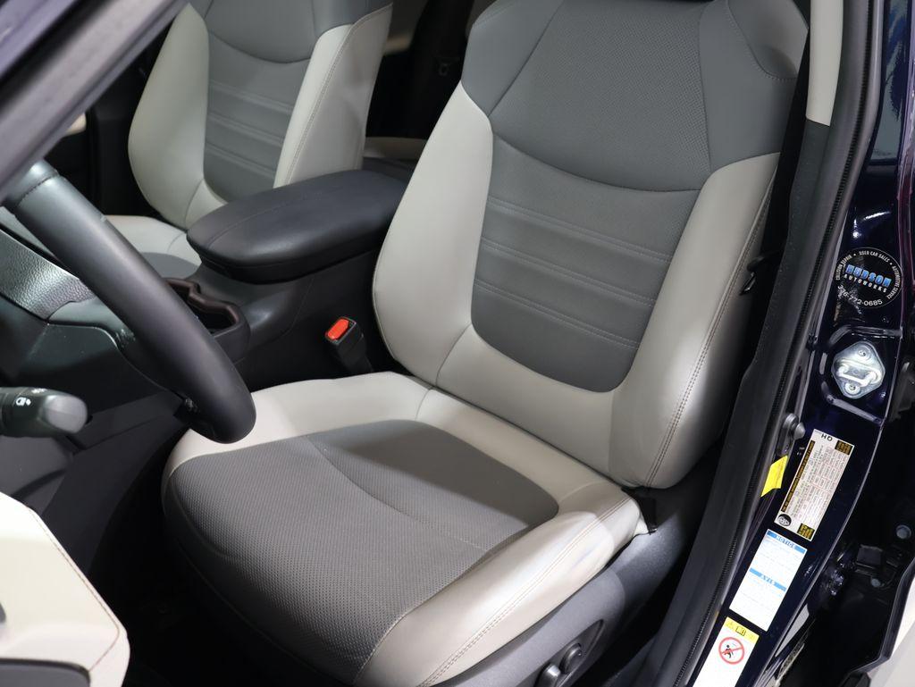 2019 Toyota RAV4 - $27,100