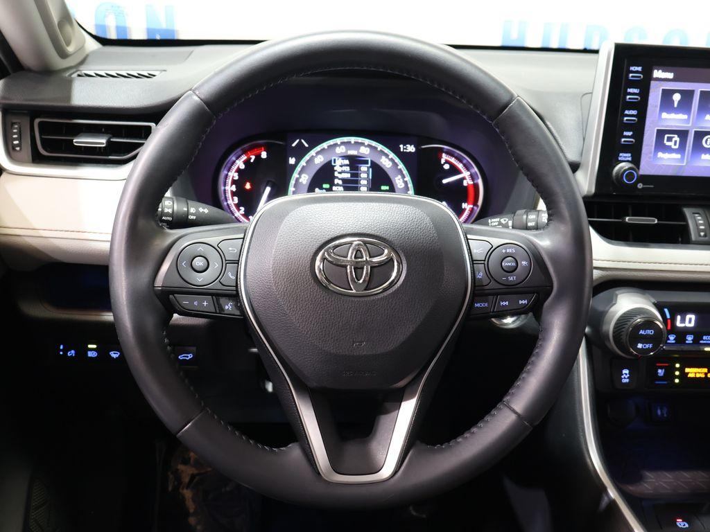 2019 Toyota RAV4 - $27,100