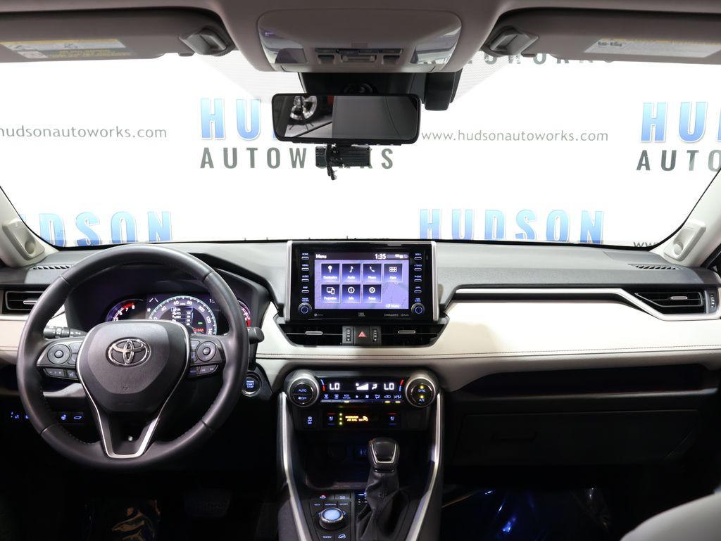 2019 Toyota RAV4 - $27,100