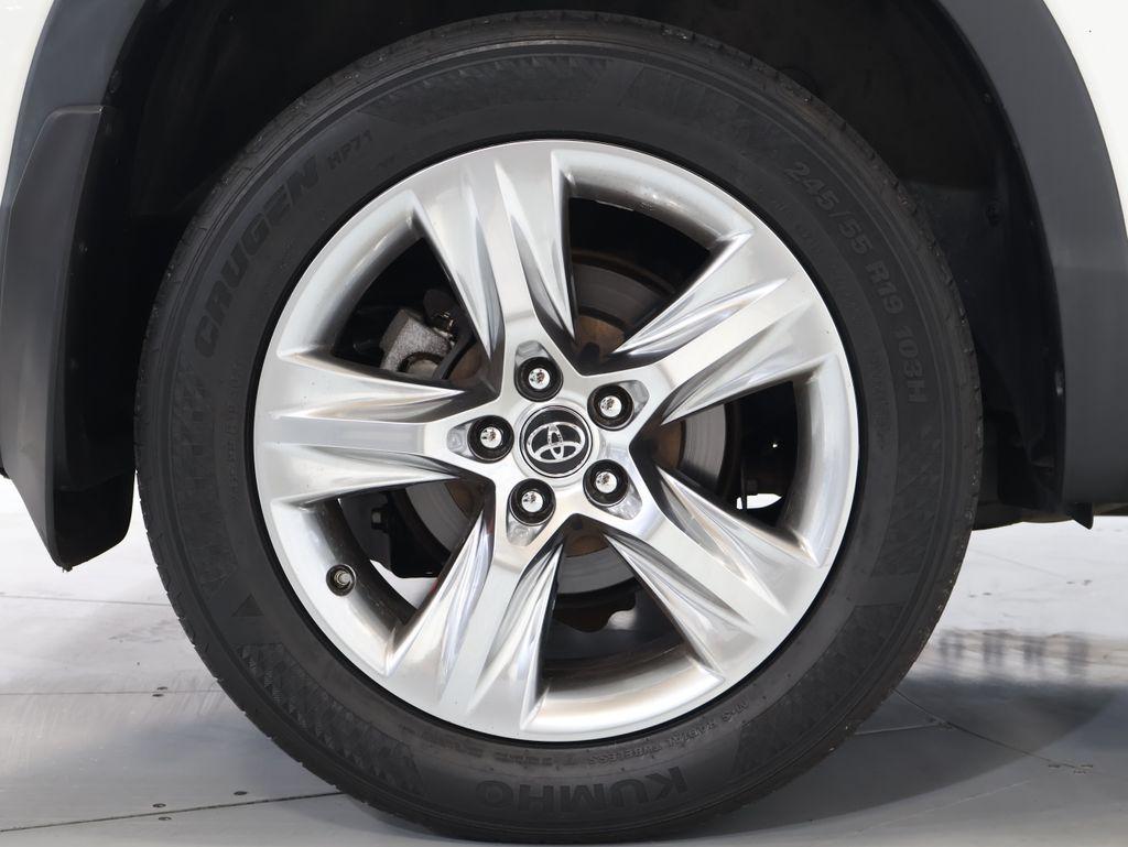 2017 Toyota Highlander - $30,000