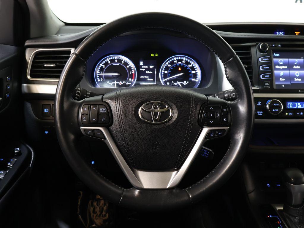 2017 Toyota Highlander - $30,000