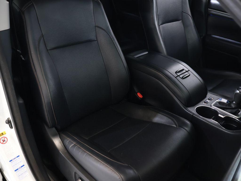 2017 Toyota Highlander - $30,000
