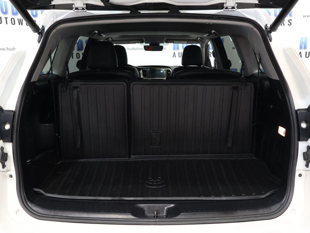 2017 Toyota Highlander - $30,000