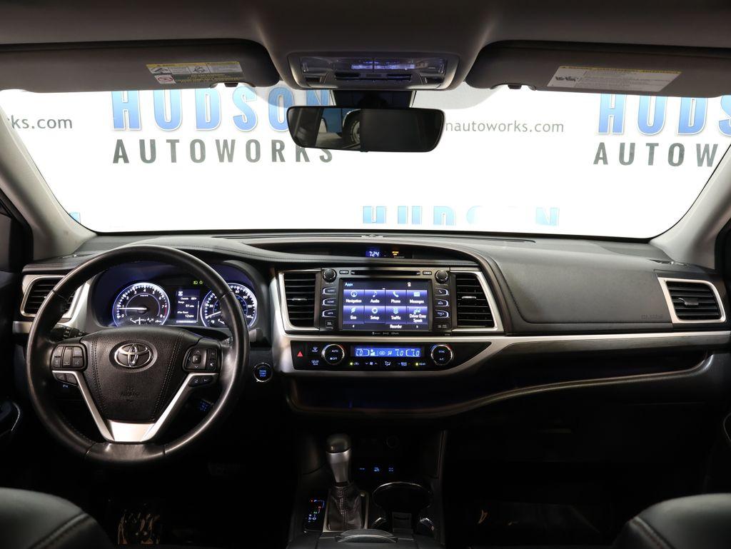 2017 Toyota Highlander - $30,000