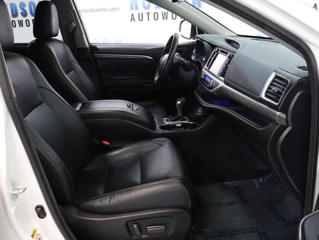 2017 Toyota Highlander - $30,000