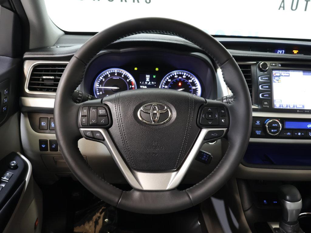 2016 Toyota Highlander - $26,500