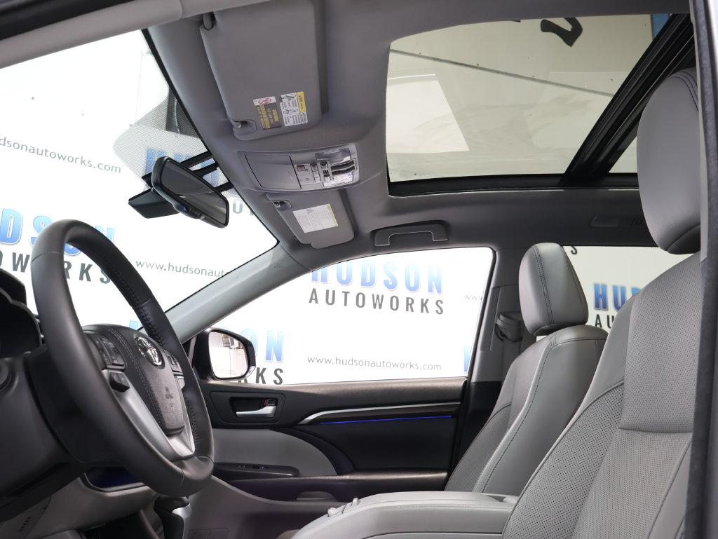 2016 Toyota Highlander - $26,500