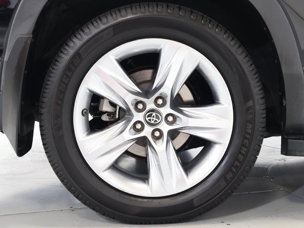 2016 Toyota Highlander - $26,500