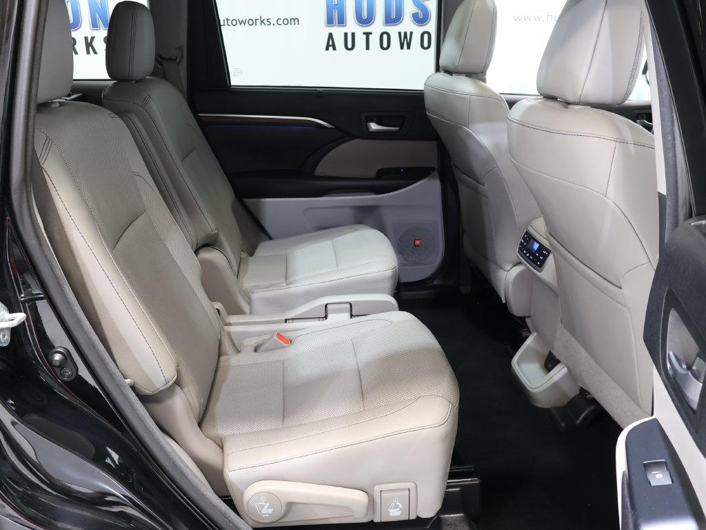 2016 Toyota Highlander - $26,500