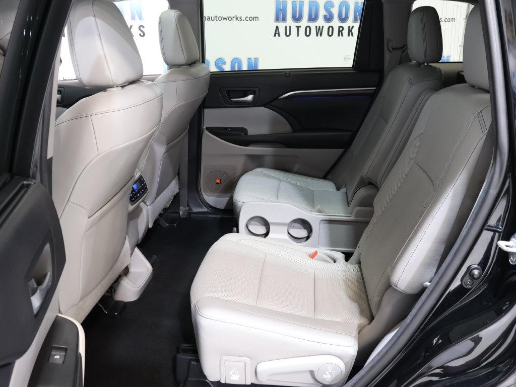 2016 Toyota Highlander - $26,500