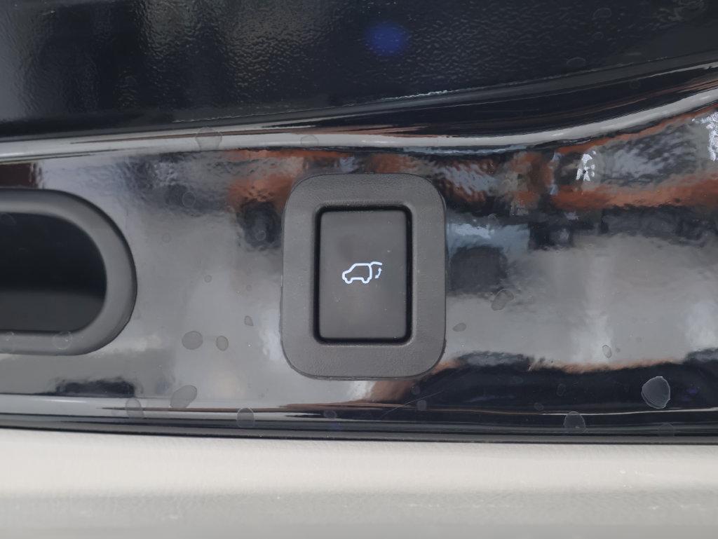 2016 Toyota Highlander - $26,500