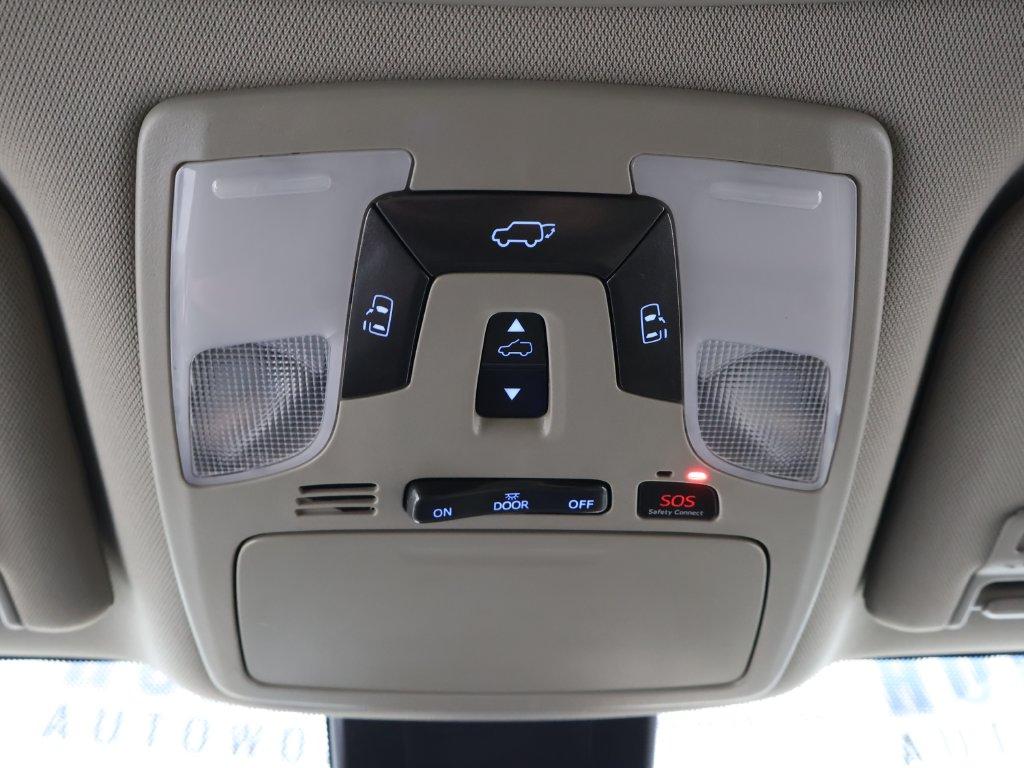 2018 Toyota Sienna - $24,400