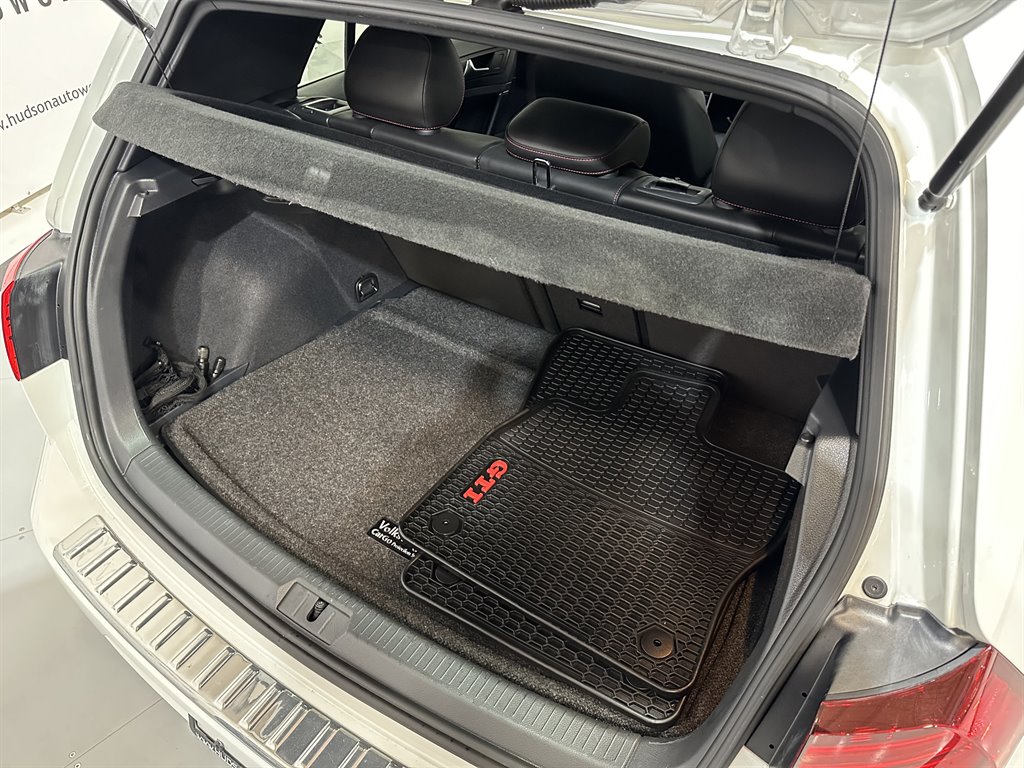 2019 Volkswagen GTI SE photo