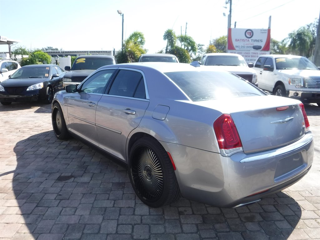 2016 Chrysler 300