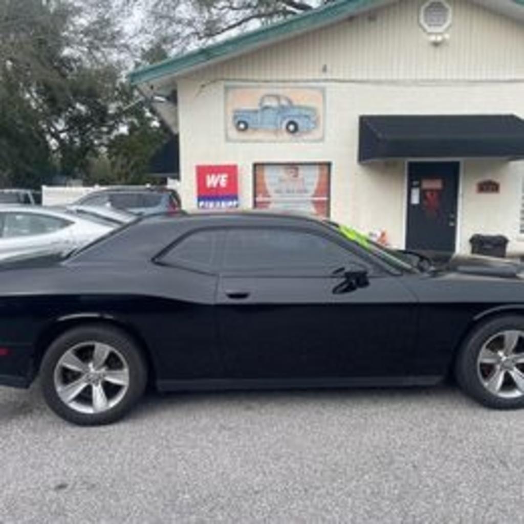 2016 Dodge Challenger SXT photo