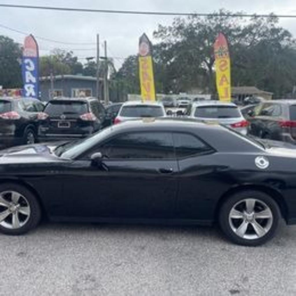 2016 Dodge Challenger SXT photo