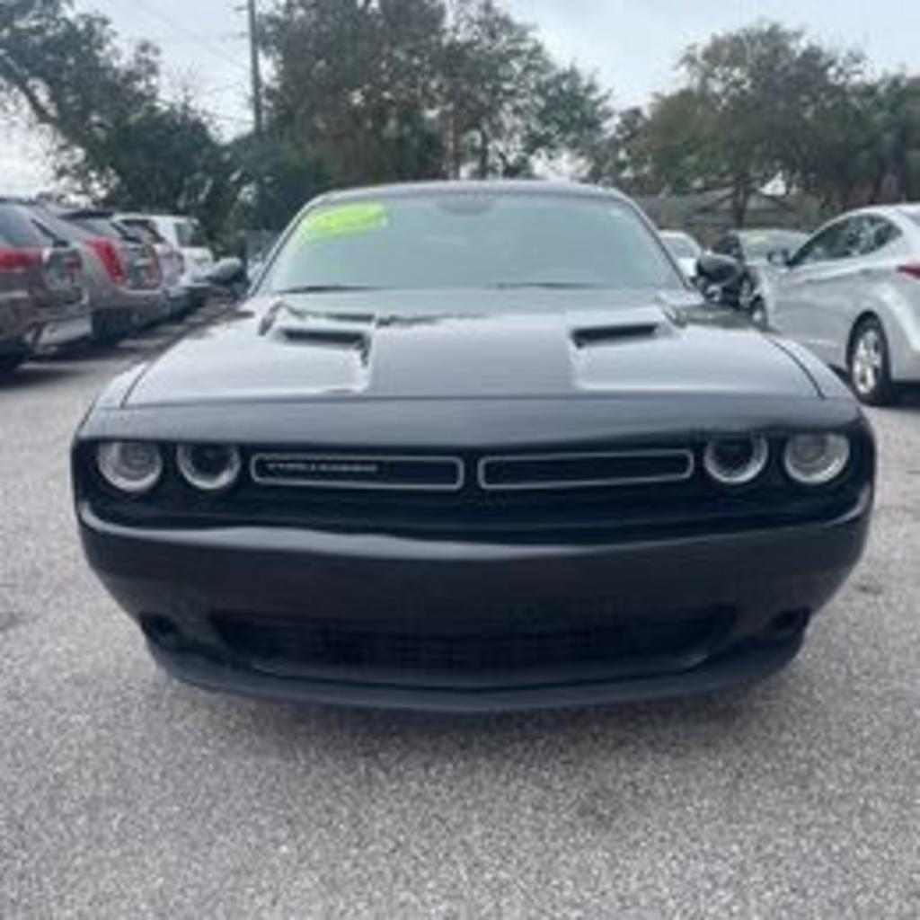 2016 Dodge Challenger SXT photo