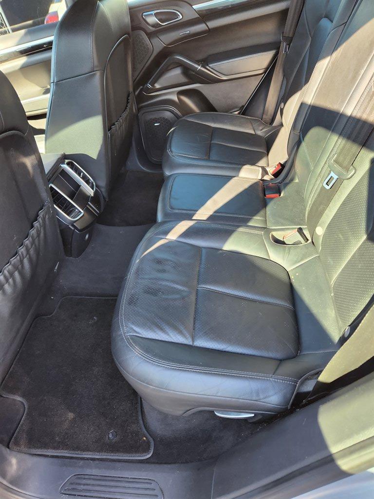 2013 Porsche Cayenne photo