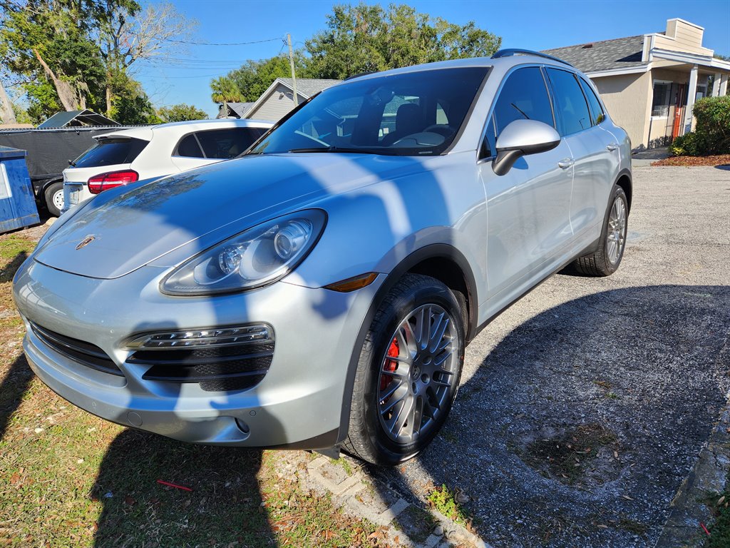 2013 Porsche Cayenne photo