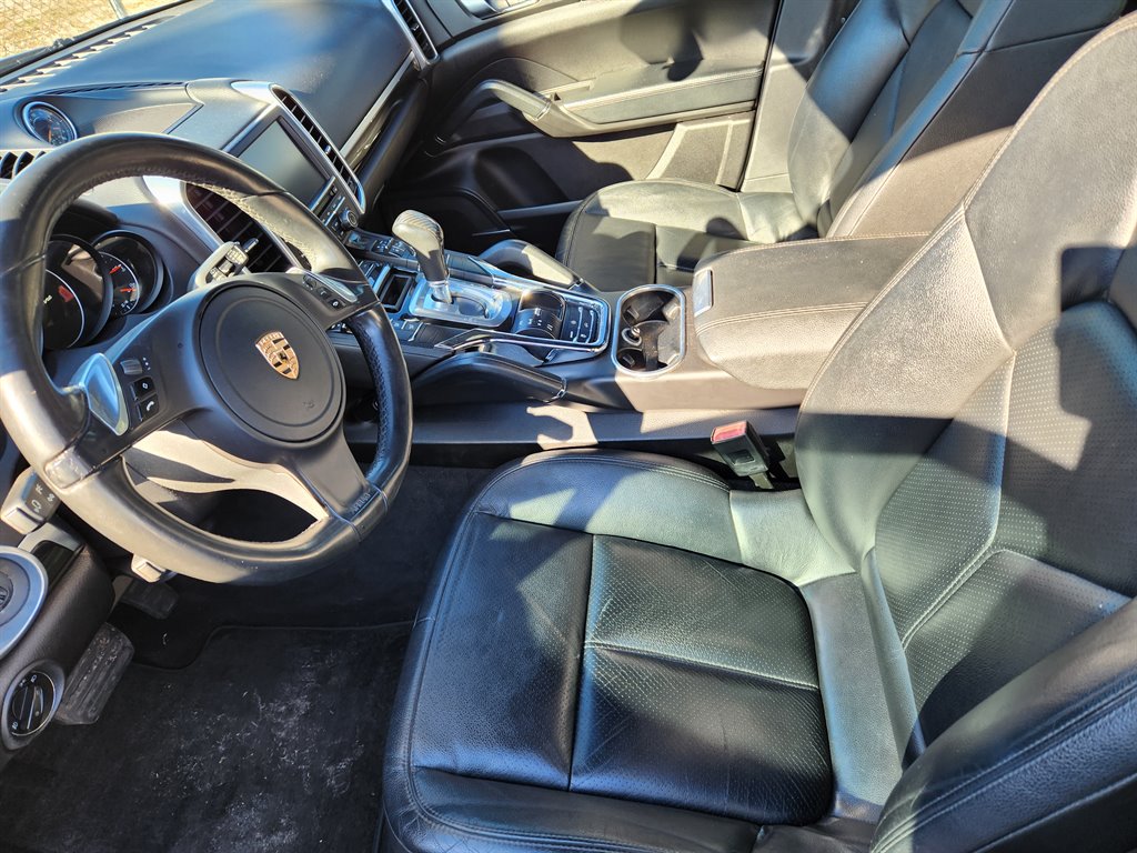 2013 Porsche Cayenne photo