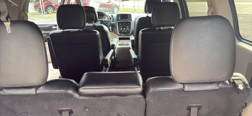 2018 Dodge Grand Caravan - $9,995
