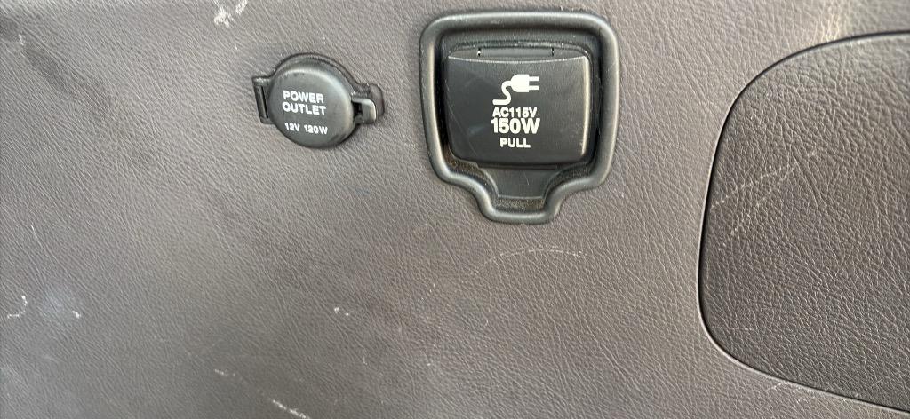 2018 Dodge Grand Caravan - $9,995