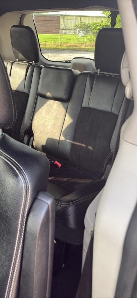 2018 Dodge Grand Caravan - $9,995