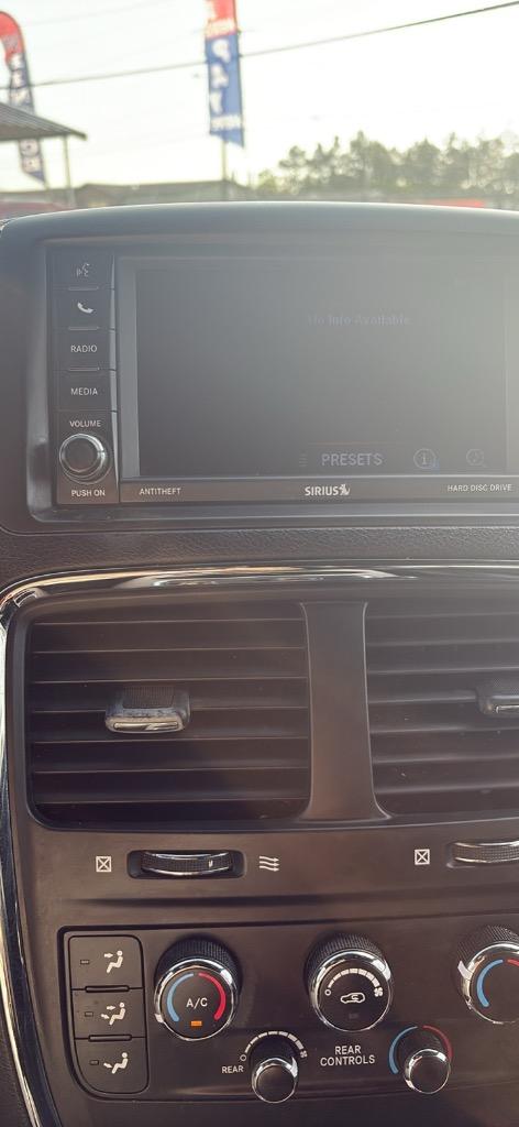 2018 Dodge Grand Caravan - $9,995