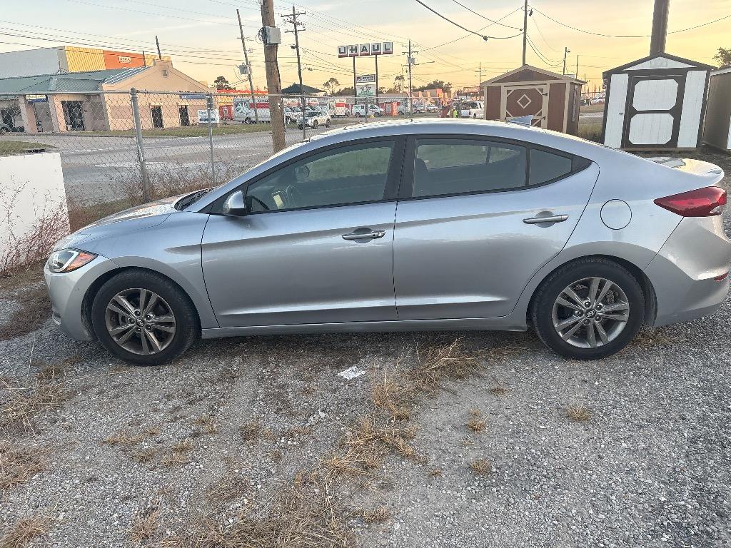2017 Hyundai Elantra - $8,995