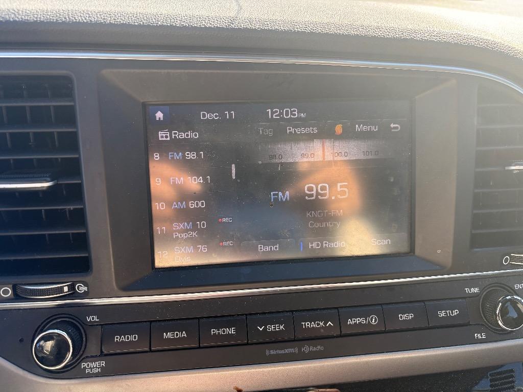 2017 Hyundai Elantra - $8,995