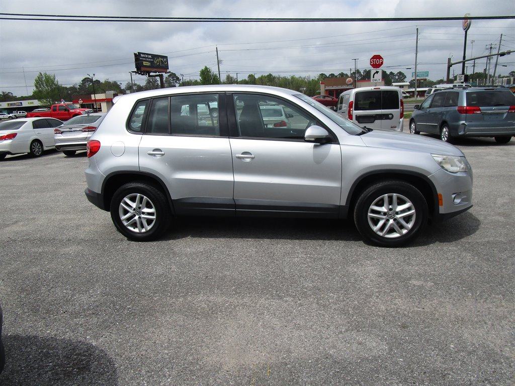 2011 Volkswagen Tiguan S photo