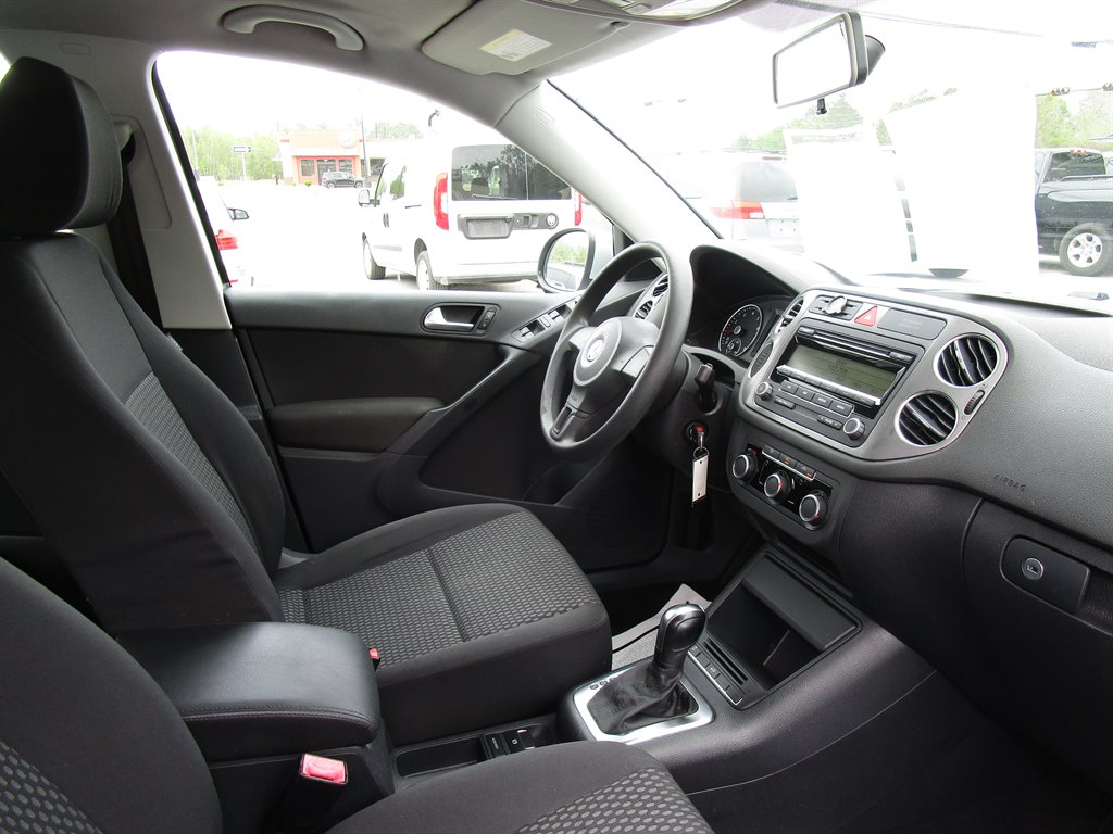 2011 Volkswagen Tiguan S photo