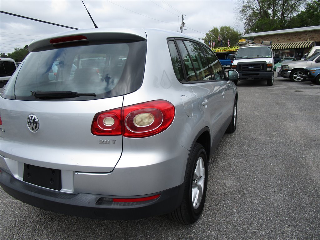2011 Volkswagen Tiguan S photo