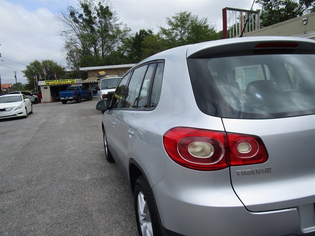 2011 Volkswagen Tiguan S photo