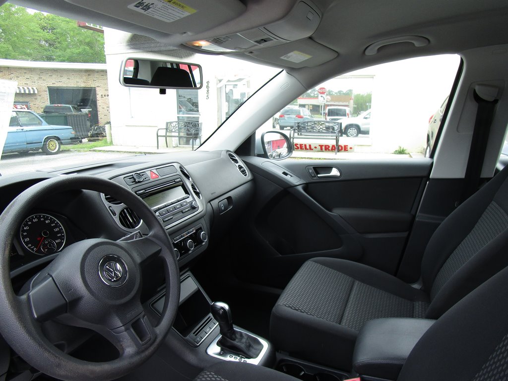 2011 Volkswagen Tiguan S photo