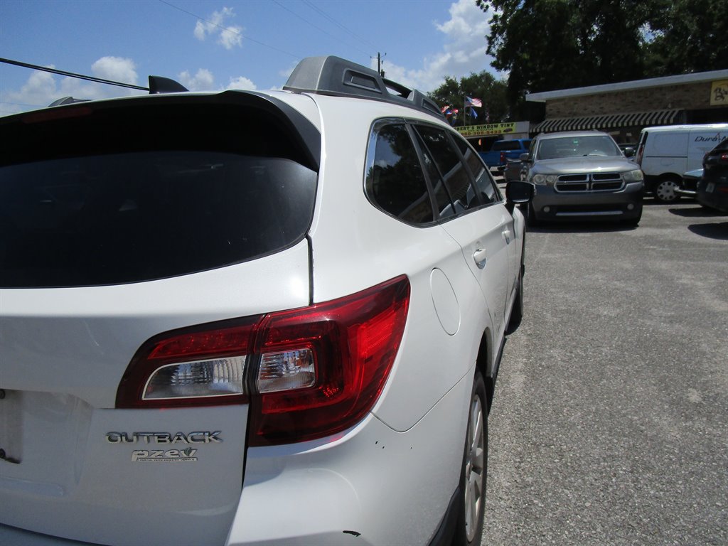 2017 Subaru Outback - $4,995