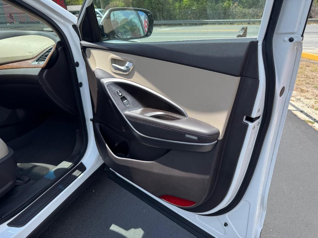 2014 Hyundai Santa Fe Sport - $15,995