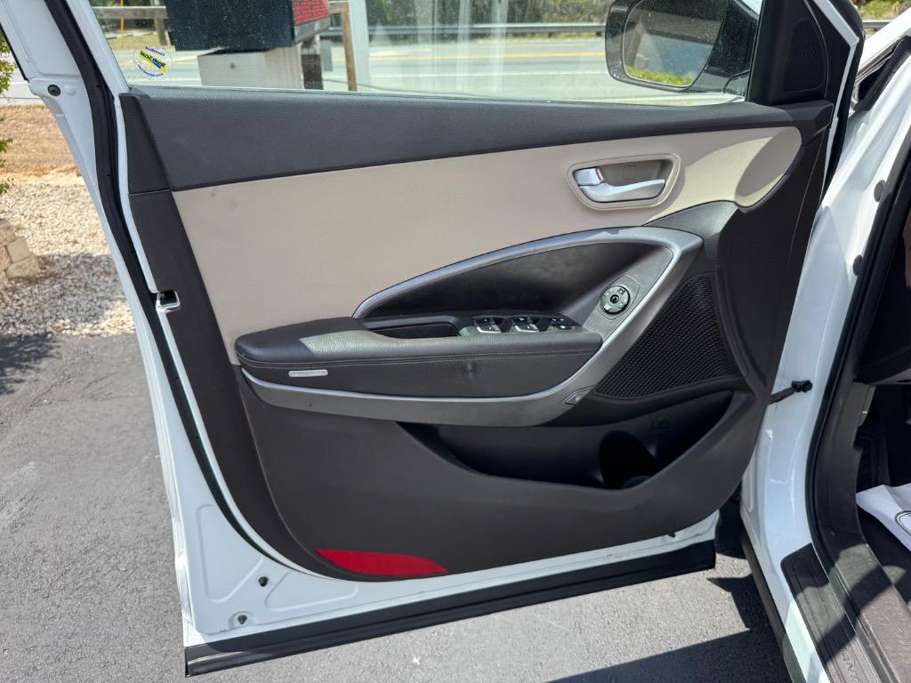 2014 Hyundai Santa Fe Sport - $15,995