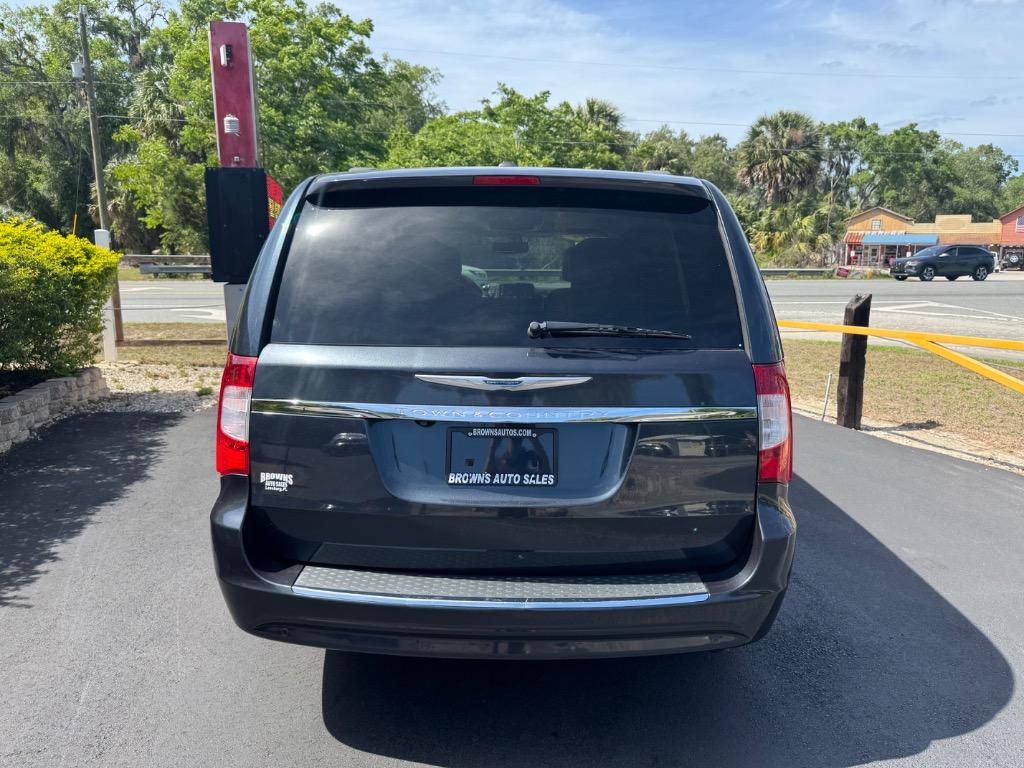 2014 Chrysler Town & Country - $14,995
