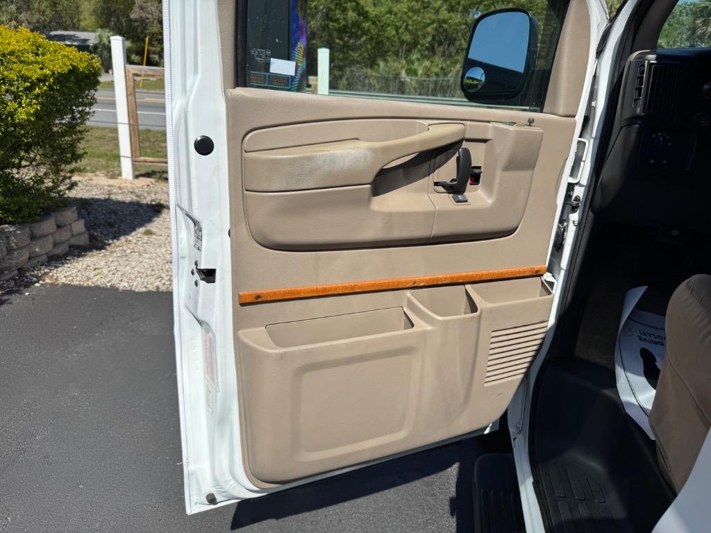 2004 Chevrolet Express - $13,995