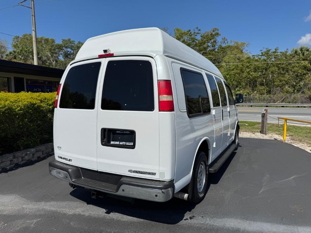 2004 Chevrolet Express - $13,995