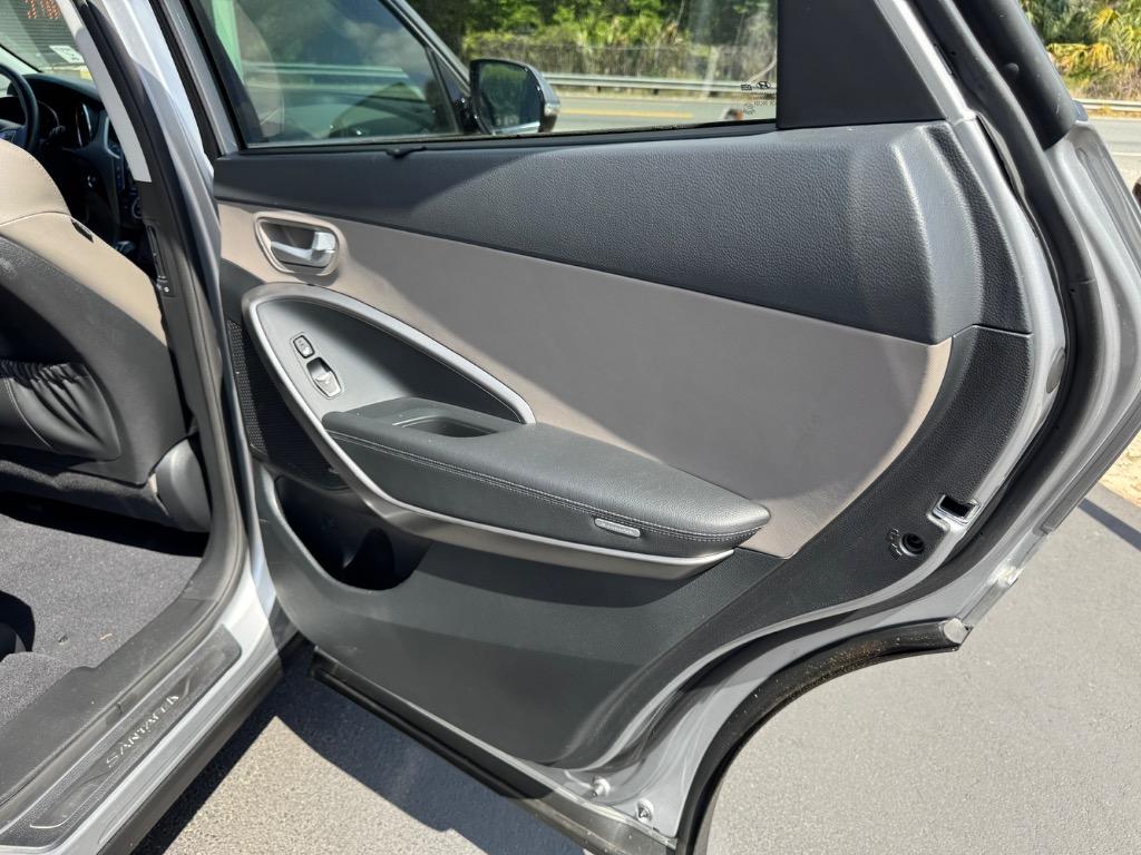 2016 Hyundai Santa Fe - $15,995