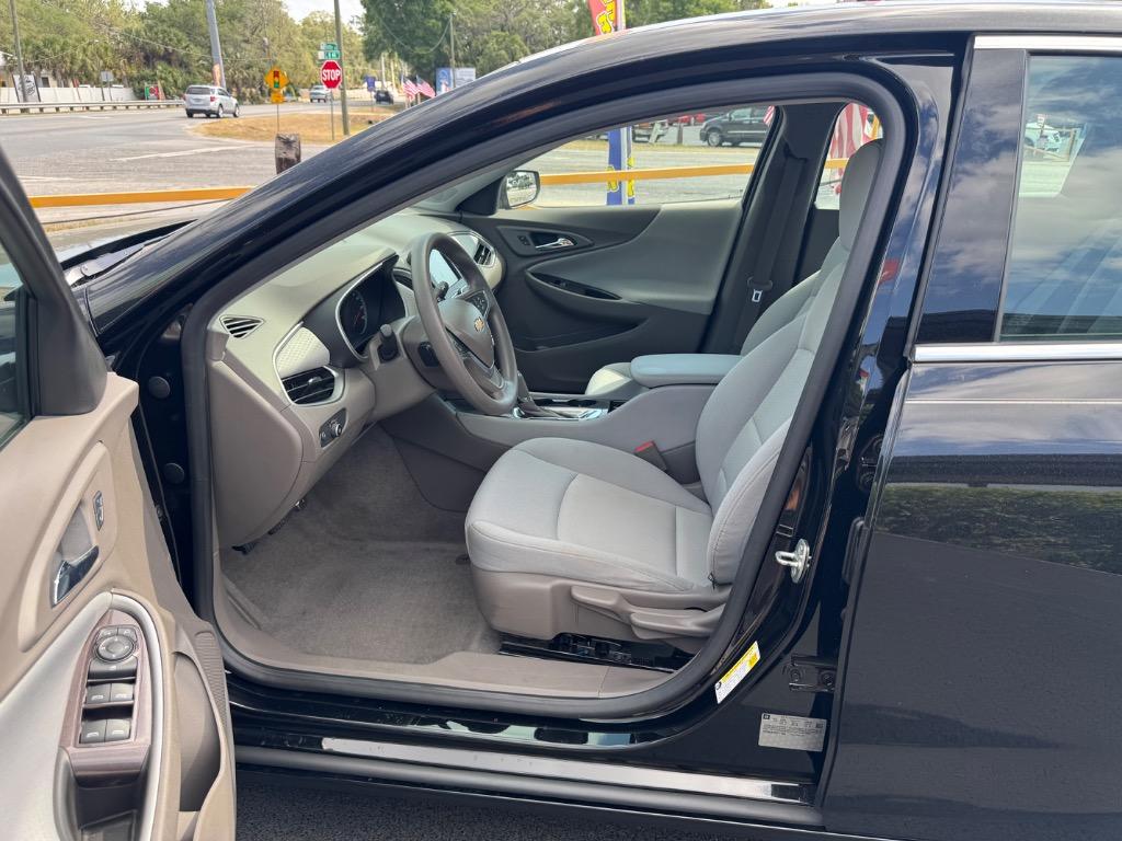 2016 Chevrolet Malibu - $15,995