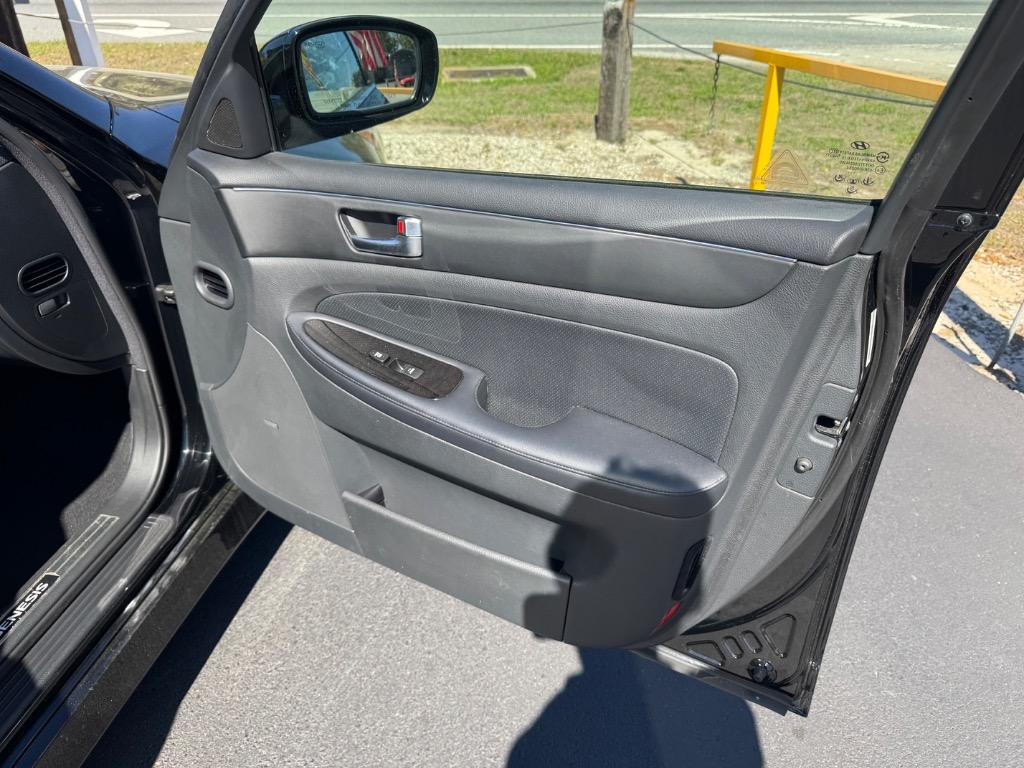 2012 Hyundai Genesis - $12,995