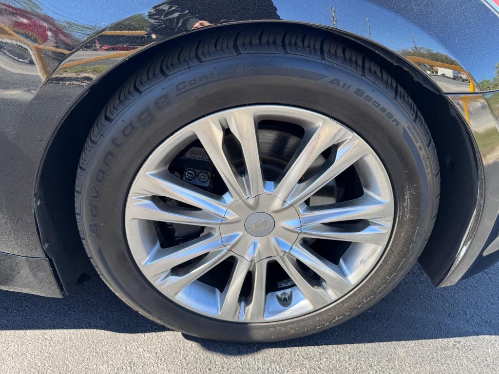 2012 Hyundai Genesis - $12,995